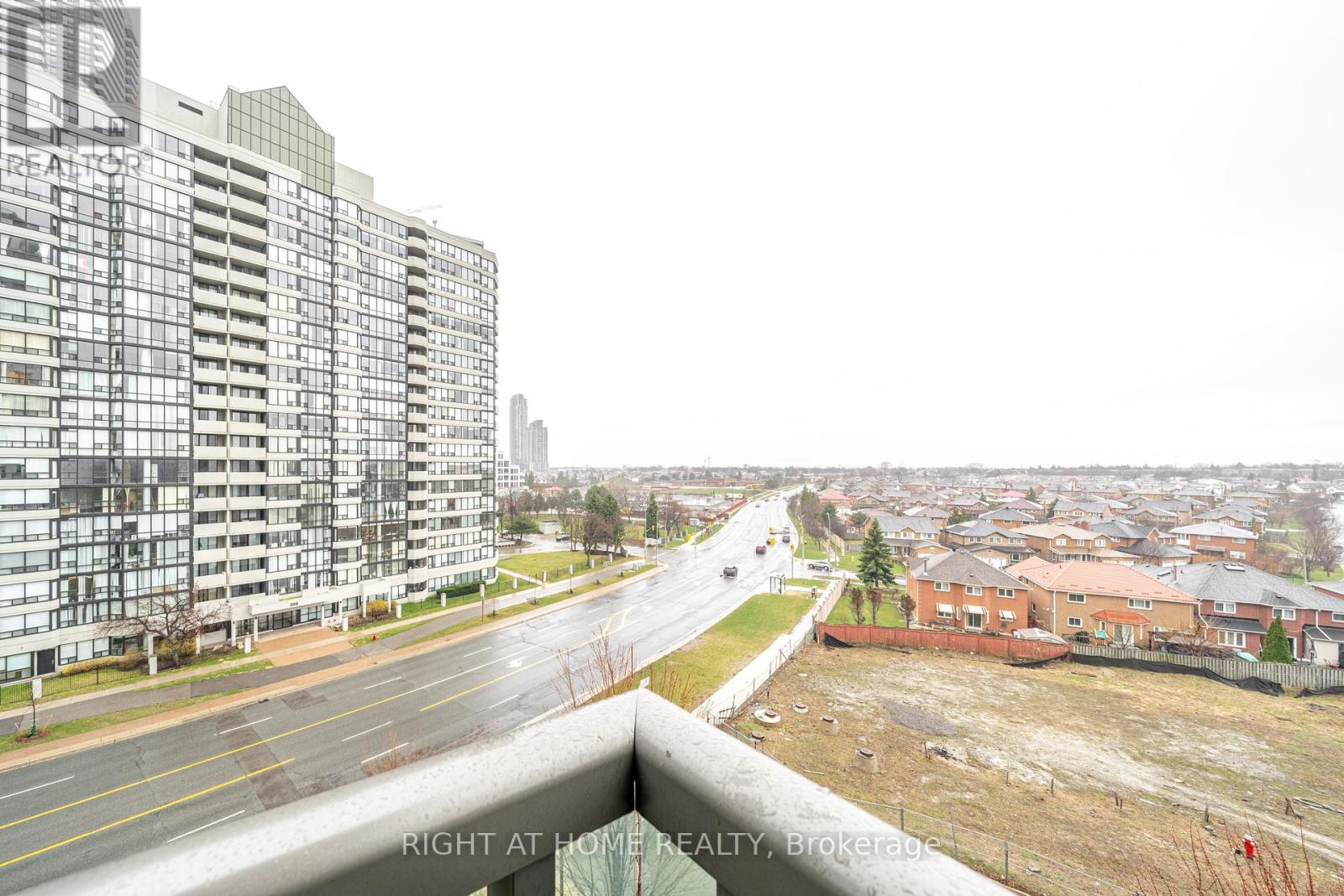 711 - 335 Rathburn Road W, Mississauga, Ontario  L5B 0C8 - Photo 18 - W13025906