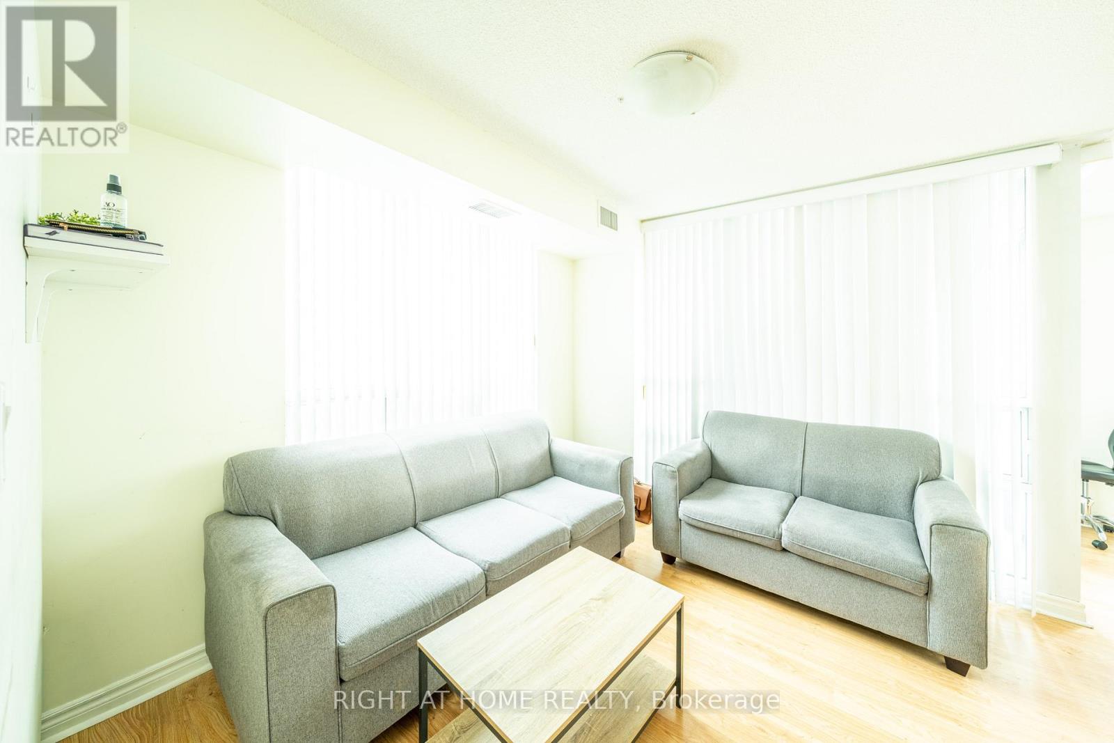 711 - 335 Rathburn Road W, Mississauga, Ontario  L5B 0C8 - Photo 8 - W13025906