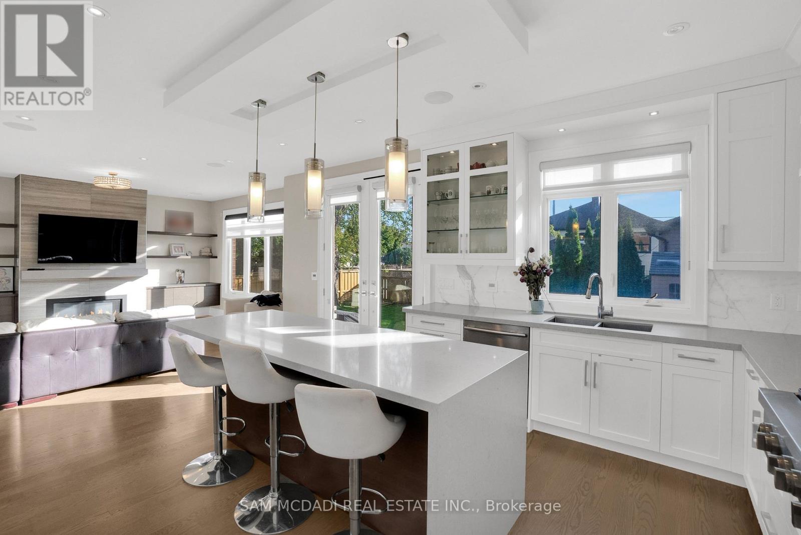 1196 Strathy Avenue, Mississauga, Ontario  L5E 2K6 - Photo 10 - W13025934