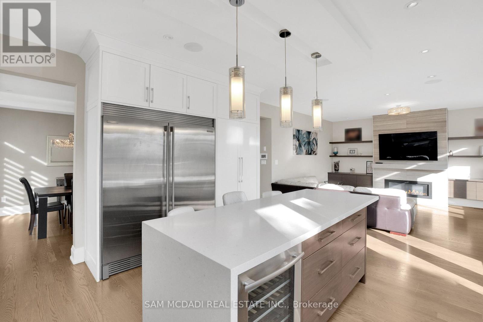 1196 Strathy Avenue, Mississauga, Ontario  L5E 2K6 - Photo 11 - W13025934