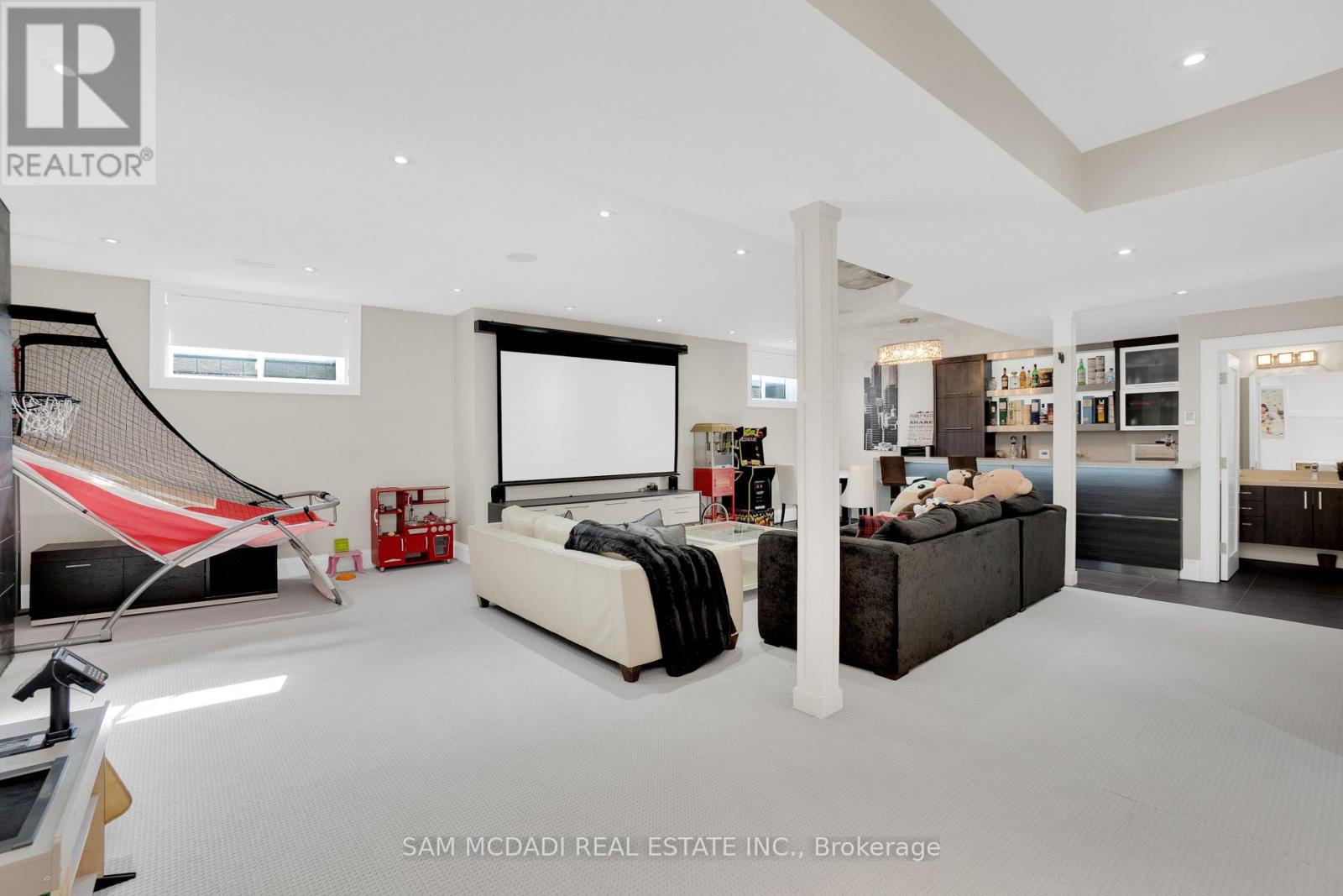 1196 Strathy Avenue, Mississauga, Ontario  L5E 2K6 - Photo 33 - W13025934