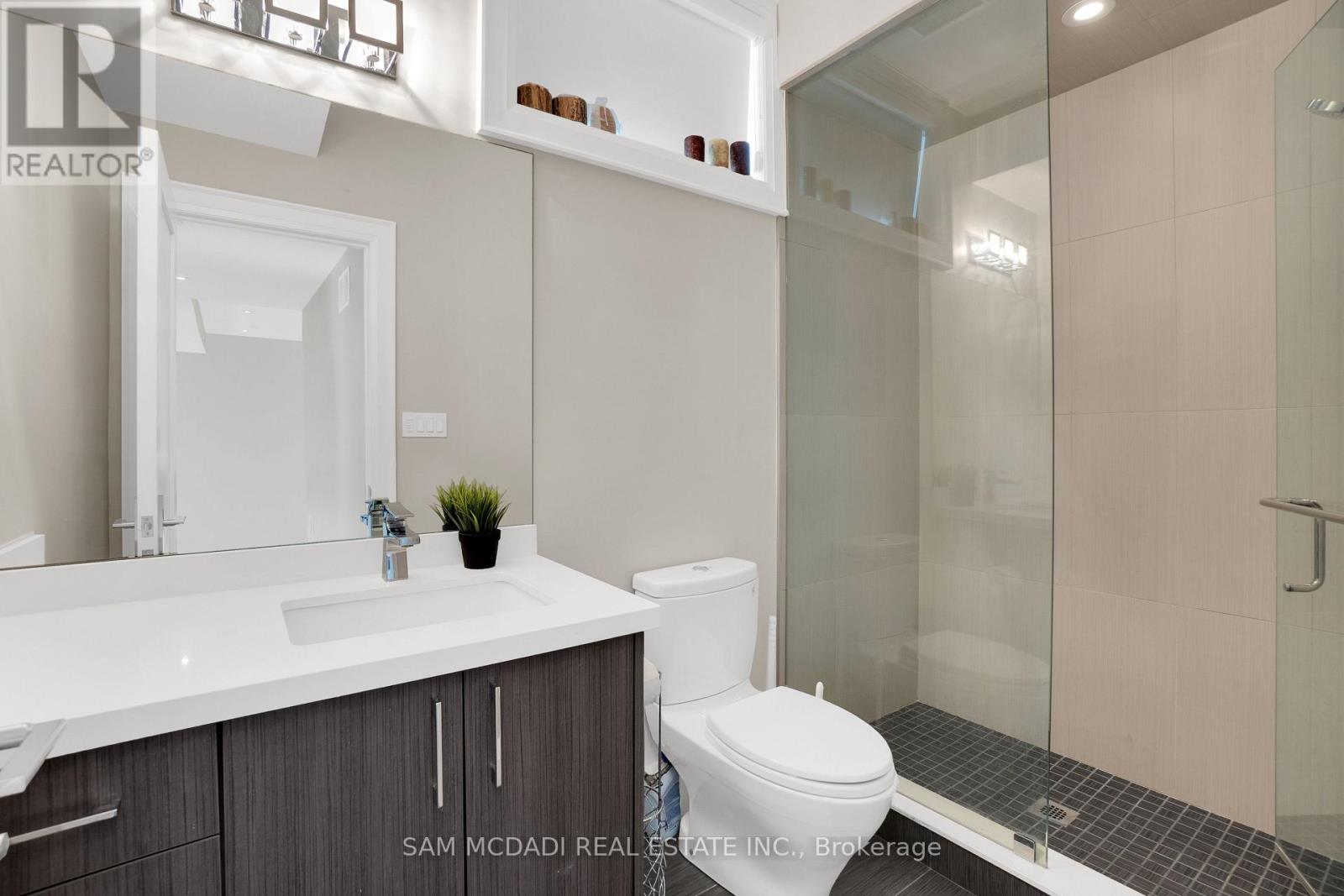 1196 Strathy Avenue, Mississauga, Ontario  L5E 2K6 - Photo 36 - W13025934