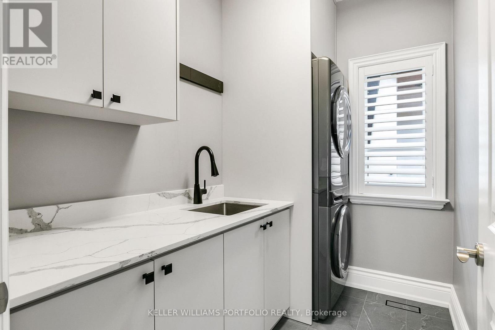 25 Prennan Avenue, Toronto, Ontario  M9B 4B7 - Photo 36 - W13025942