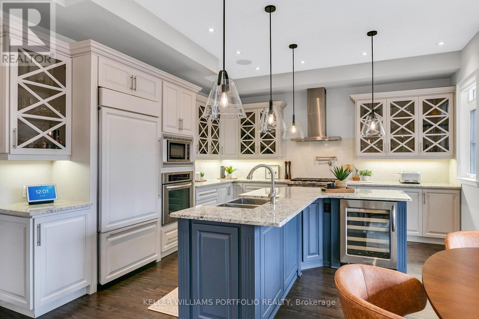 25 Prennan Avenue, Toronto, Ontario  M9B 4B7 - Photo 8 - W13025942