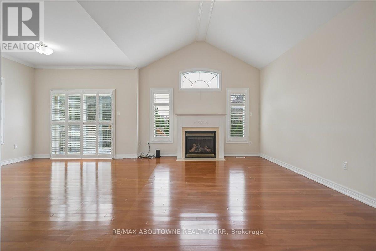 2348 Tesla Crescent, Oakville, Ontario  L6H 7T5 - Photo 9 - W13025960