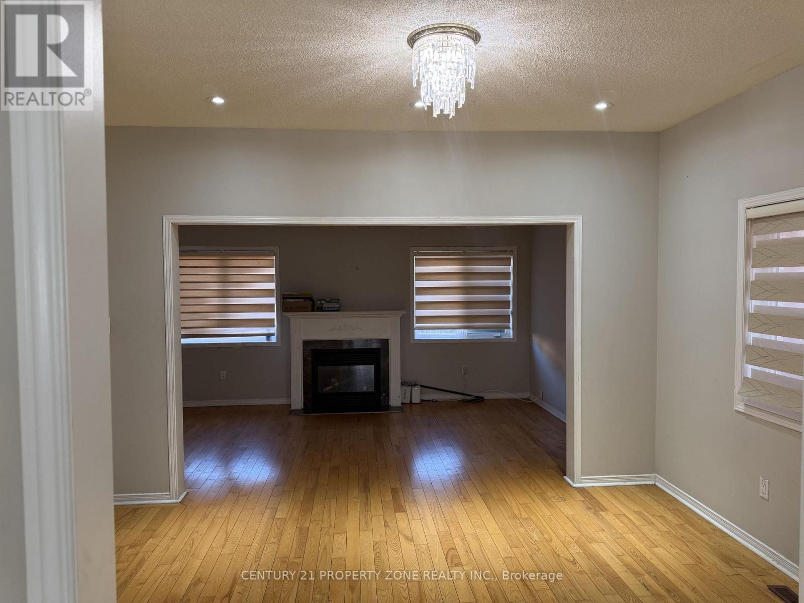 77 Maddybeth Crescent, Brampton, Ontario  L6Y 5R6 - Photo 3 - W13025978