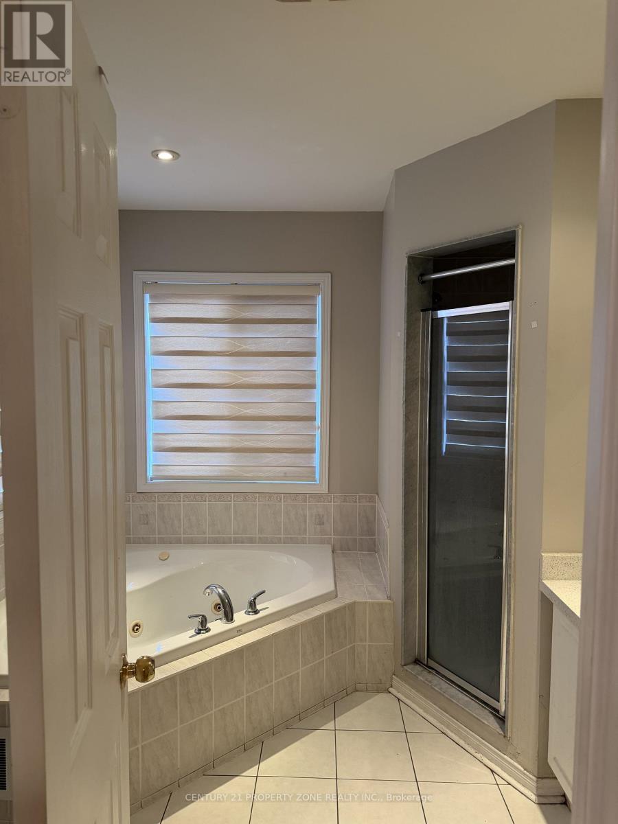 77 Maddybeth Crescent, Brampton, Ontario  L6Y 5R6 - Photo 9 - W13025978