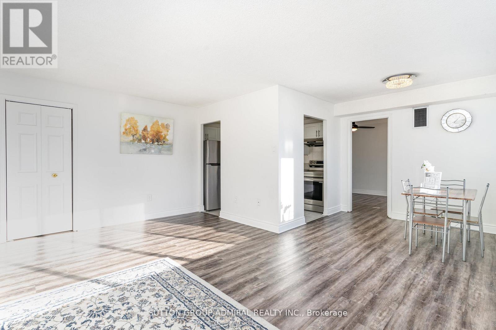 1611 - 3590 Kaneff Crescent, Mississauga, Ontario  L5A 3X3 - Photo 2 - W13025980