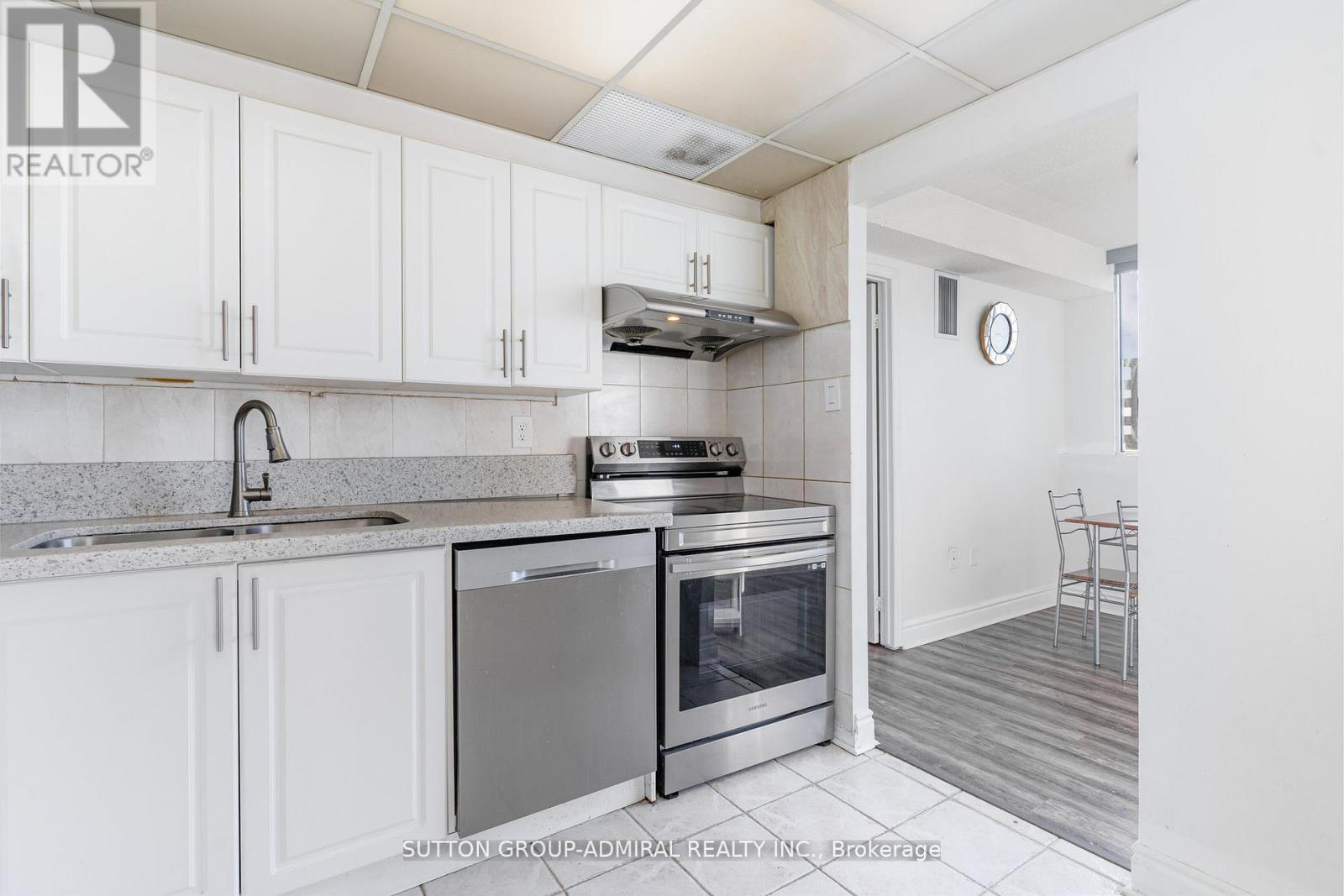 1611 - 3590 Kaneff Crescent, Mississauga, Ontario  L5A 3X3 - Photo 6 - W13025980