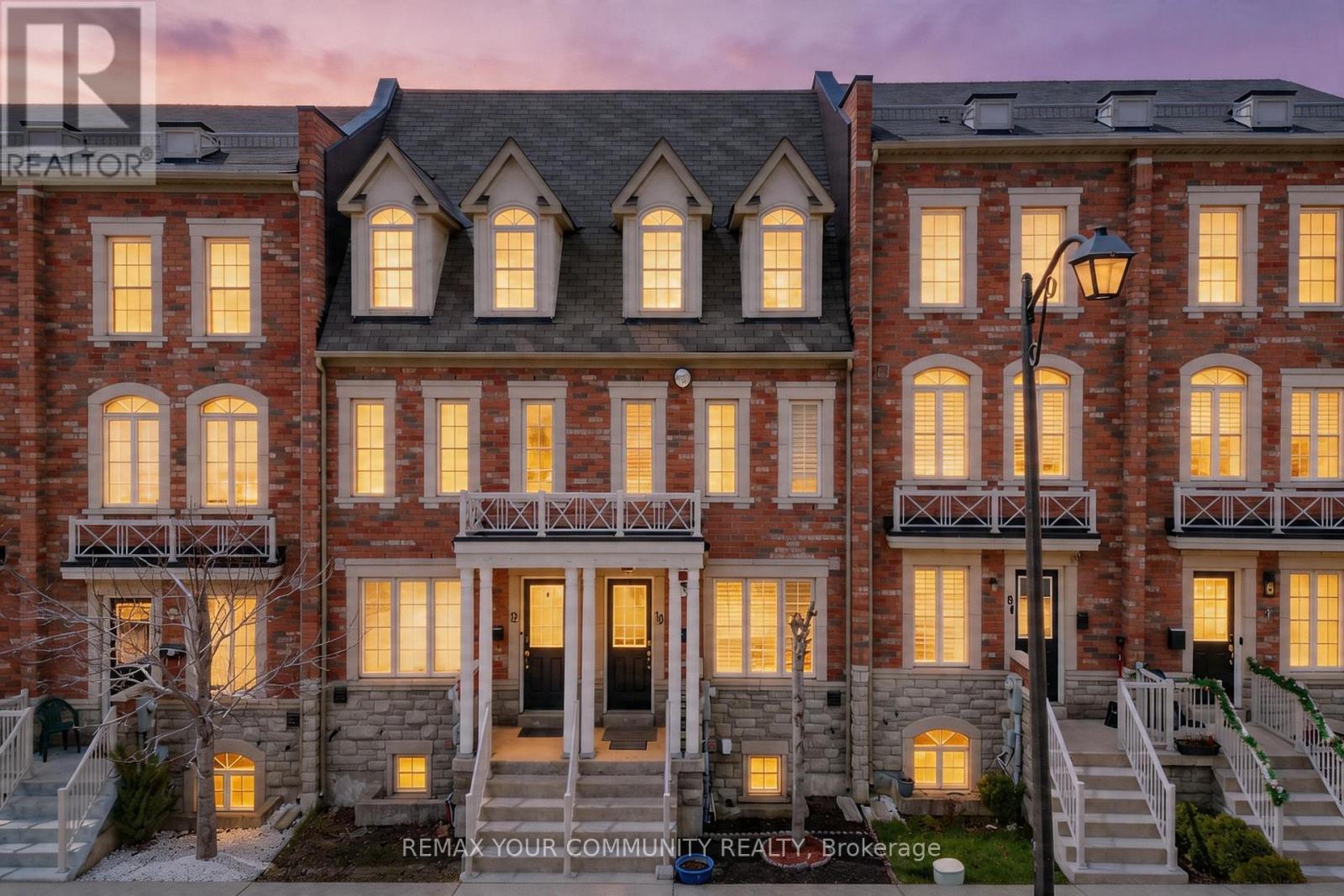 10 TED WRAY CIRCLE, toronto (downsview-roding-cfb), Ontario