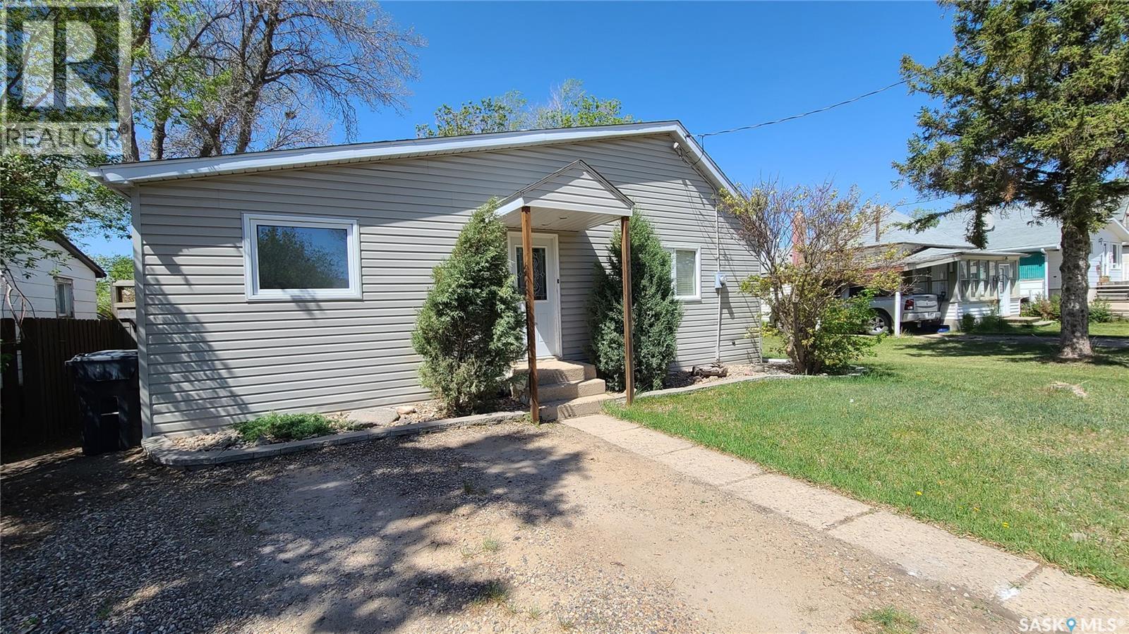 215 Mergens STREET, Weyburn, Saskatchewan