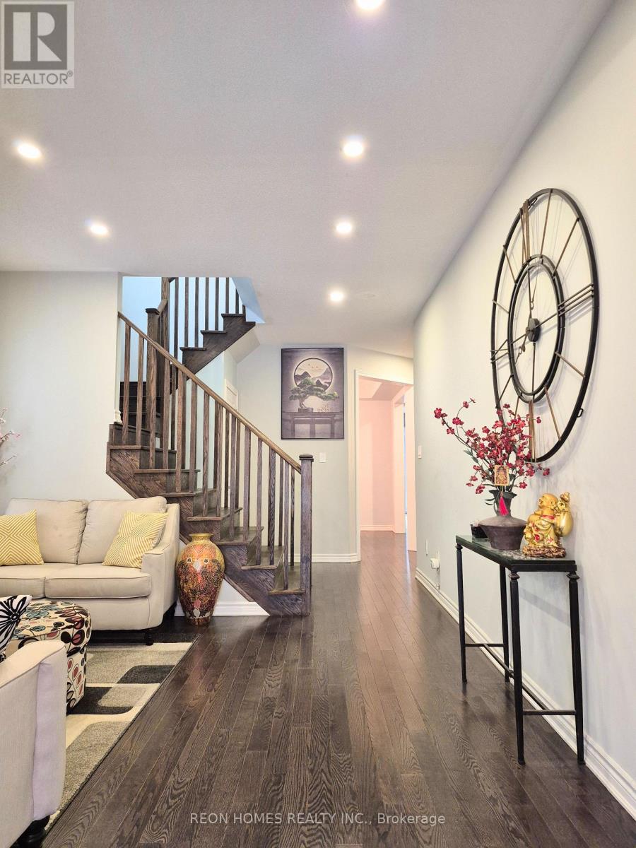 2142 Saffron Drive, Pickering, Ontario  L1X 0E2 - Photo 11 - E13025434