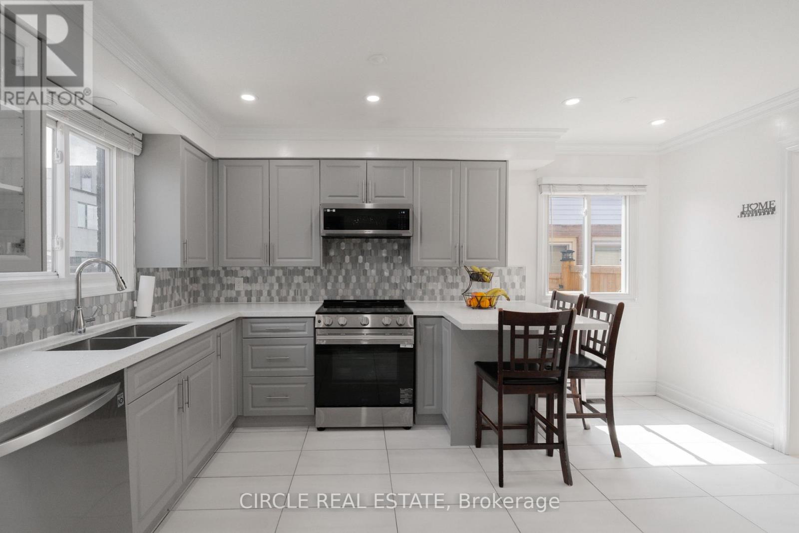 64 Lampman Crescent, Thorold, Ontario  L2V 4K7 - Photo 8 - X13025896