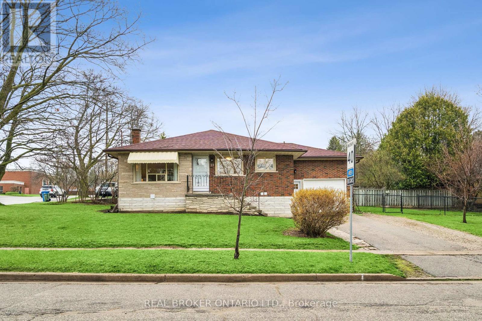 23 KNIGHTSWOOD BOULEVARD, guelph (general hospital), Ontario