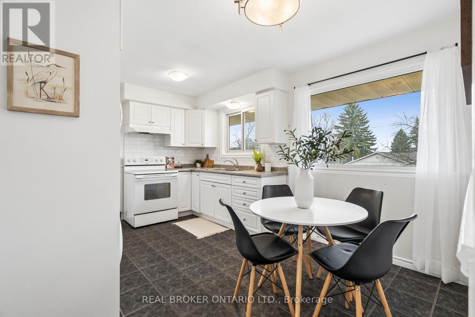 23 Knightswood Boulevard, Guelph (General Hospital), Ontario  N1E 3W3 - Photo 10 - X13025974