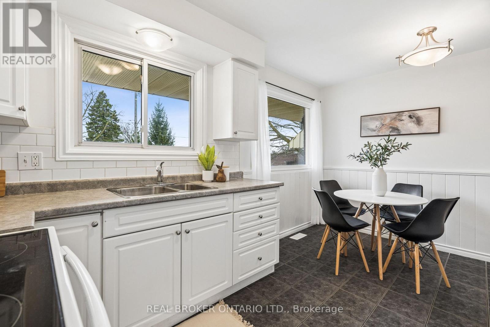 23 Knightswood Boulevard, Guelph (General Hospital), Ontario  N1E 3W3 - Photo 11 - X13025974