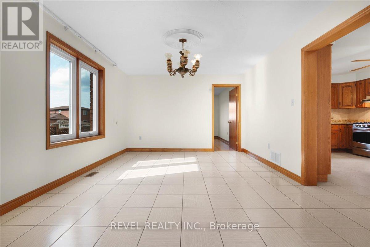 18 Marcel Place, Hamilton, Ontario  L9B 1W3 - Photo 7 - X13025994