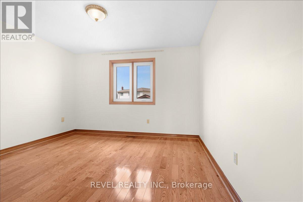 18 Marcel Place, Hamilton, Ontario  L9B 1W3 - Photo 8 - X13025994