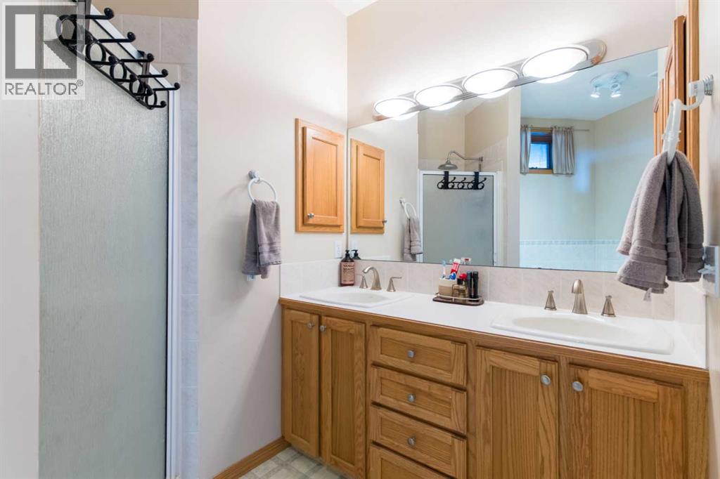 266 Country Lane Drive, Rural Rocky View County, Alberta  T3Z 1J4 - Photo 12 - A2302168