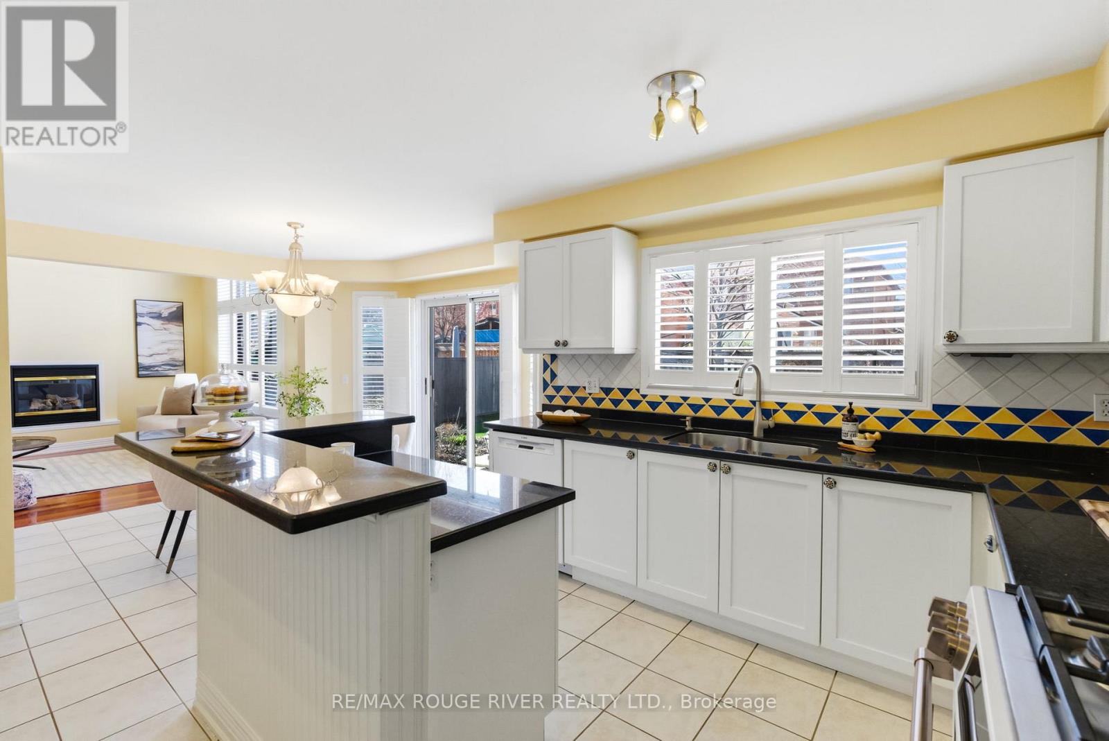 20 Twin Streams Road, Whitby (Williamsburg), Ontario  L1P 1N9 - Photo 10 - E13026142