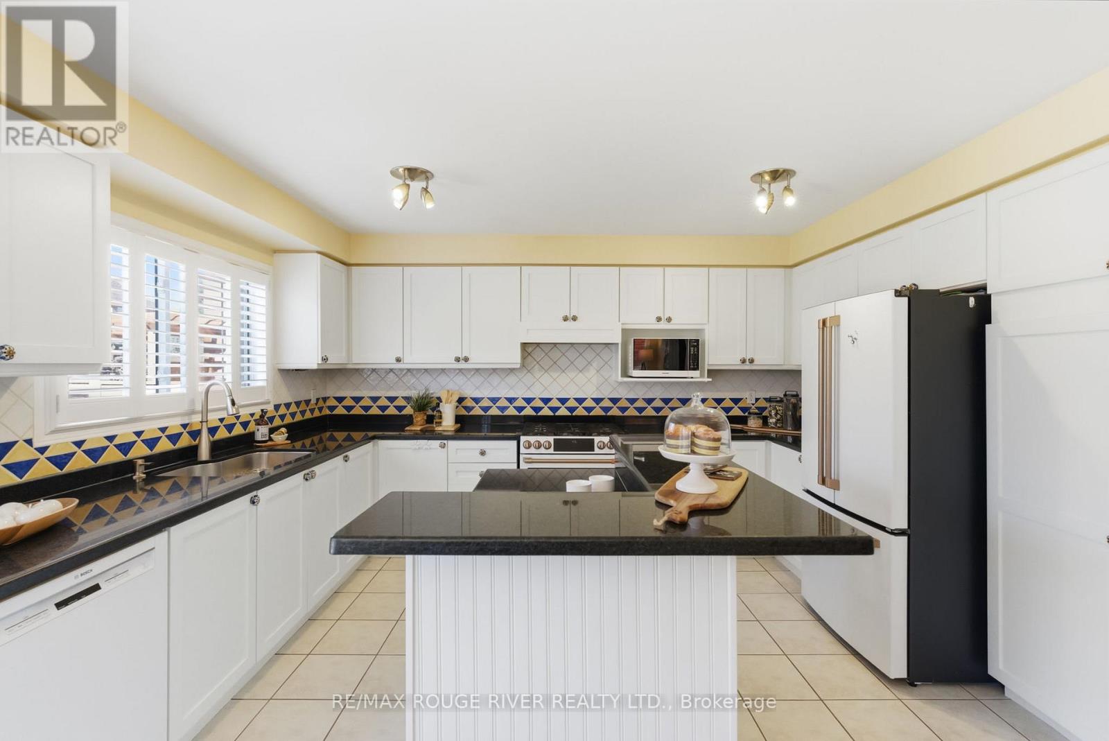 20 Twin Streams Road, Whitby (Williamsburg), Ontario  L1P 1N9 - Photo 13 - E13026142