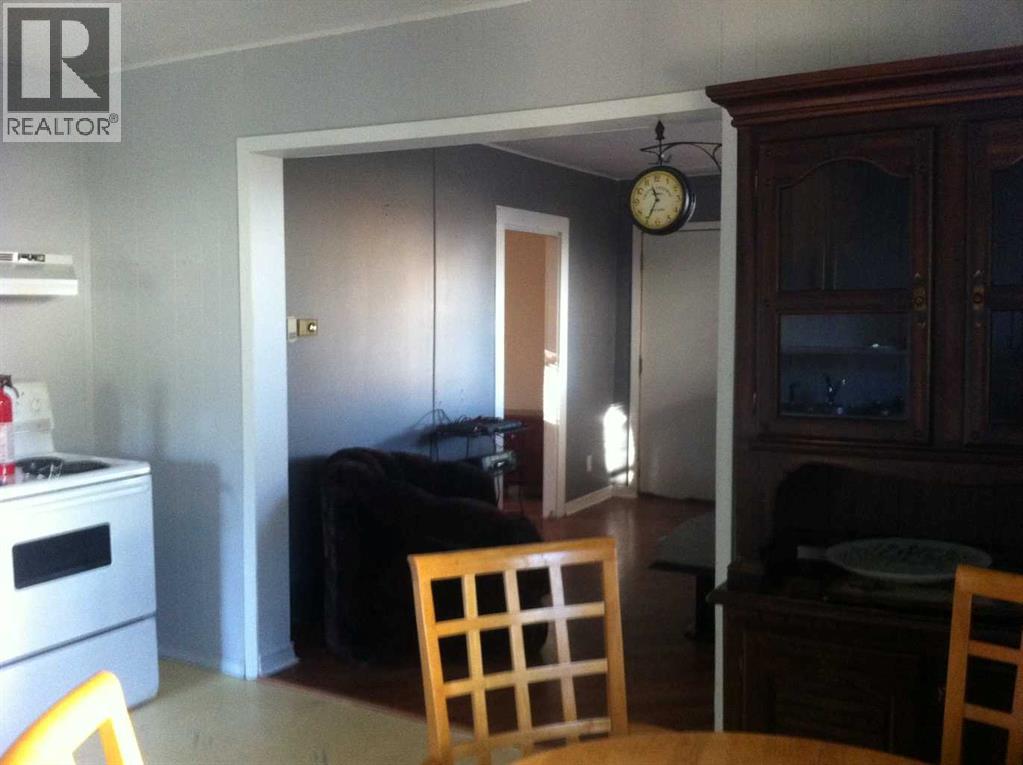 313 2 Avenue E, Bow Island, Alberta  T0K 0G0 - Photo 8 - A2302971