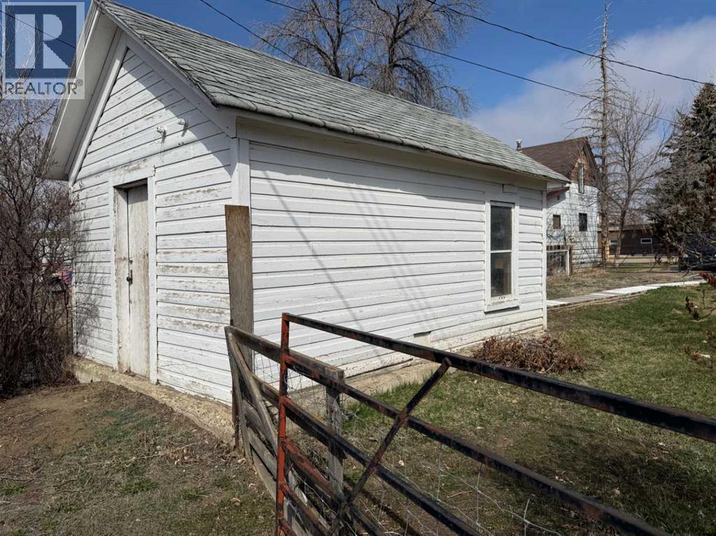 313 2 Avenue E, Bow Island, Alberta  T0K 0G0 - Photo 6 - A2302971