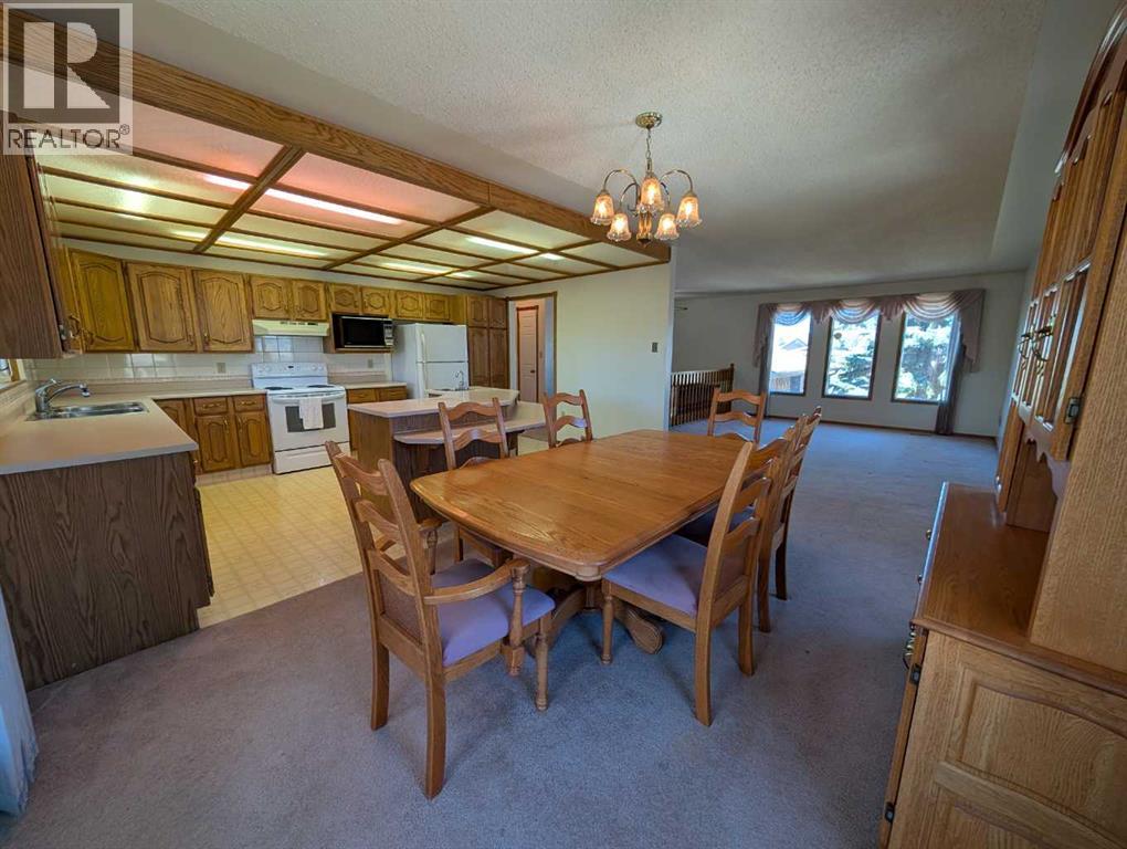 33 Rideau Close SE, Medicine Hat, Alberta  T1B 3X9 - Photo 10 - A2303499