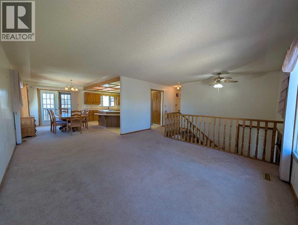 33 Rideau Close SE, Medicine Hat, Alberta  T1B 3X9 - Photo 7 - A2303499