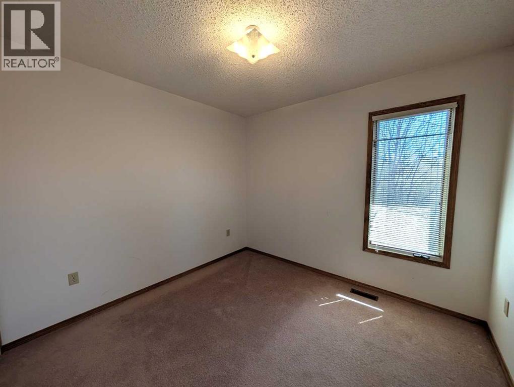 33 Rideau Close SE, Medicine Hat, Alberta  T1B 3X9 - Photo 25 - A2303499