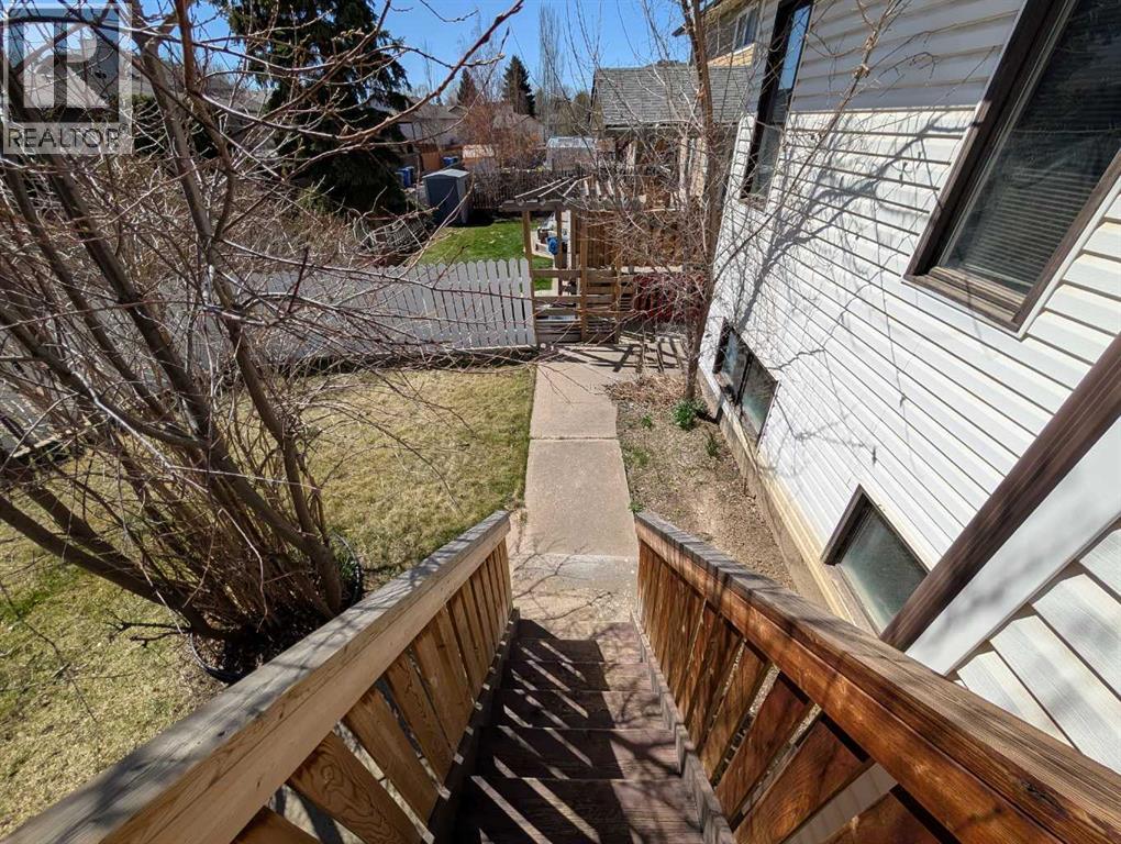 33 Rideau Close SE, Medicine Hat, Alberta  T1B 3X9 - Photo 42 - A2303499