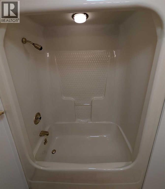 33 Rideau Close SE, Medicine Hat, Alberta  T1B 3X9 - Photo 27 - A2303499