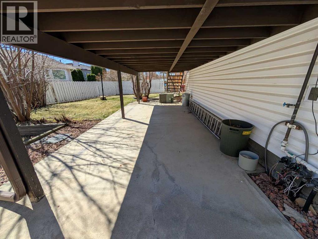 33 Rideau Close SE, Medicine Hat, Alberta  T1B 3X9 - Photo 46 - A2303499