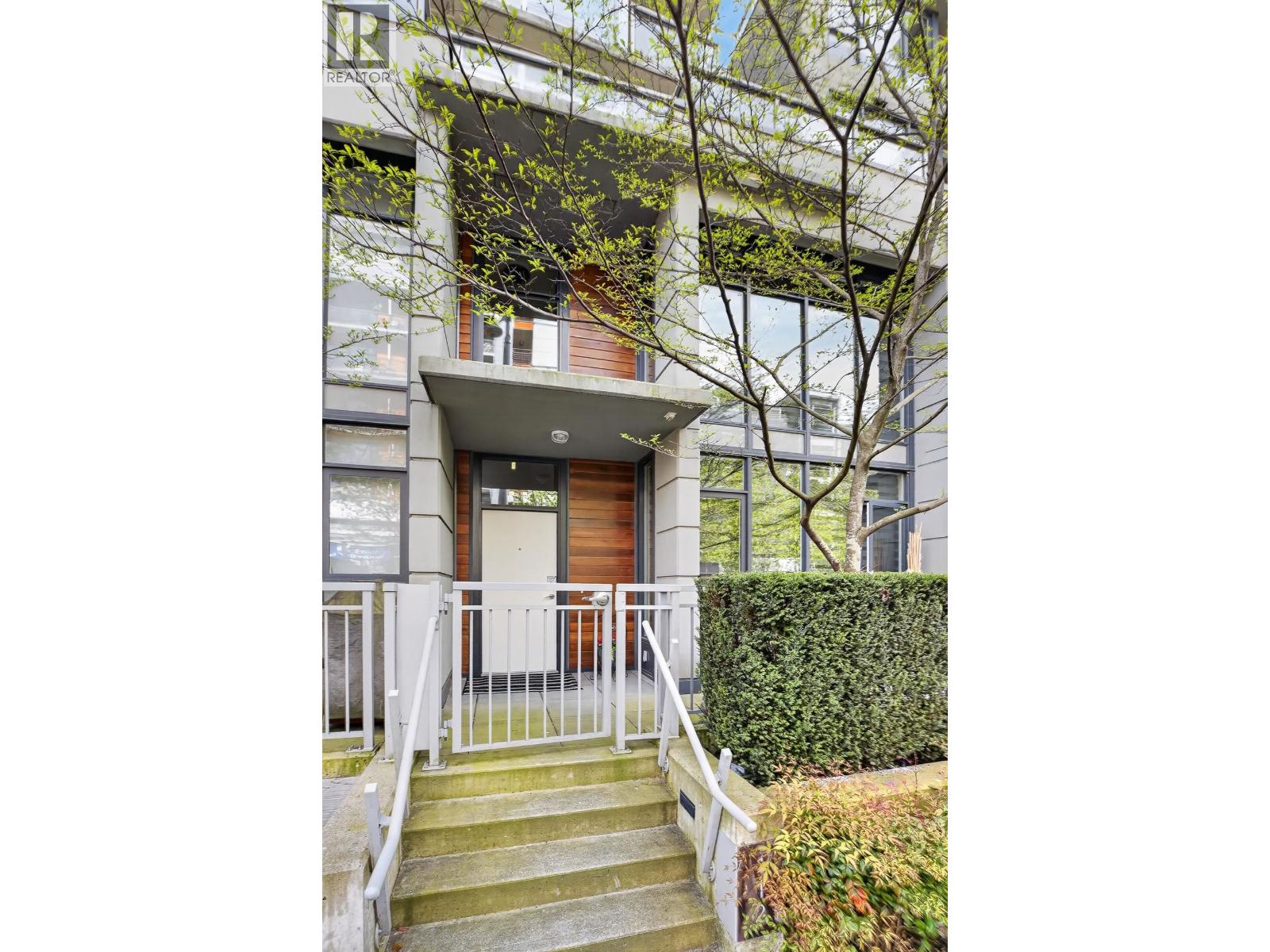 112 W 1st Avenue, Vancouver, British Columbia  V5Y 0H5 - Photo 3 - R3112478