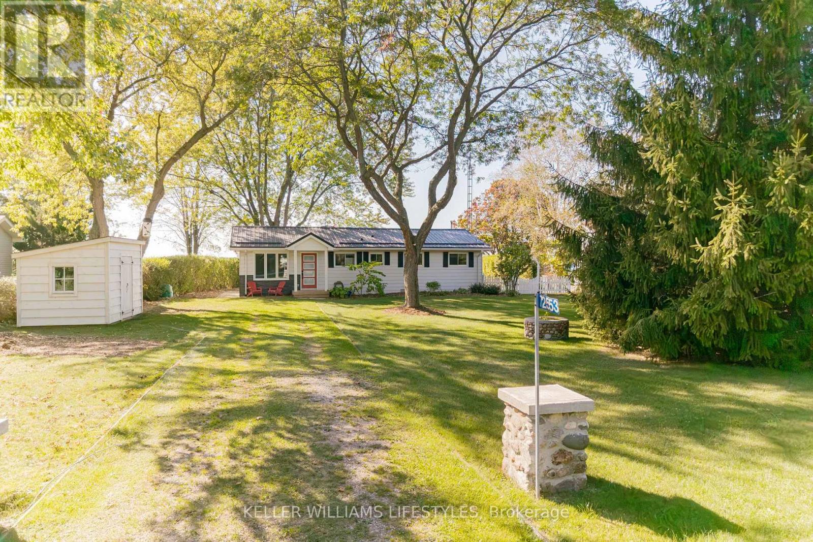 72553 Princess Street, Bluewater, Ontario  N0M 2T0 - Photo 2 - X13026220