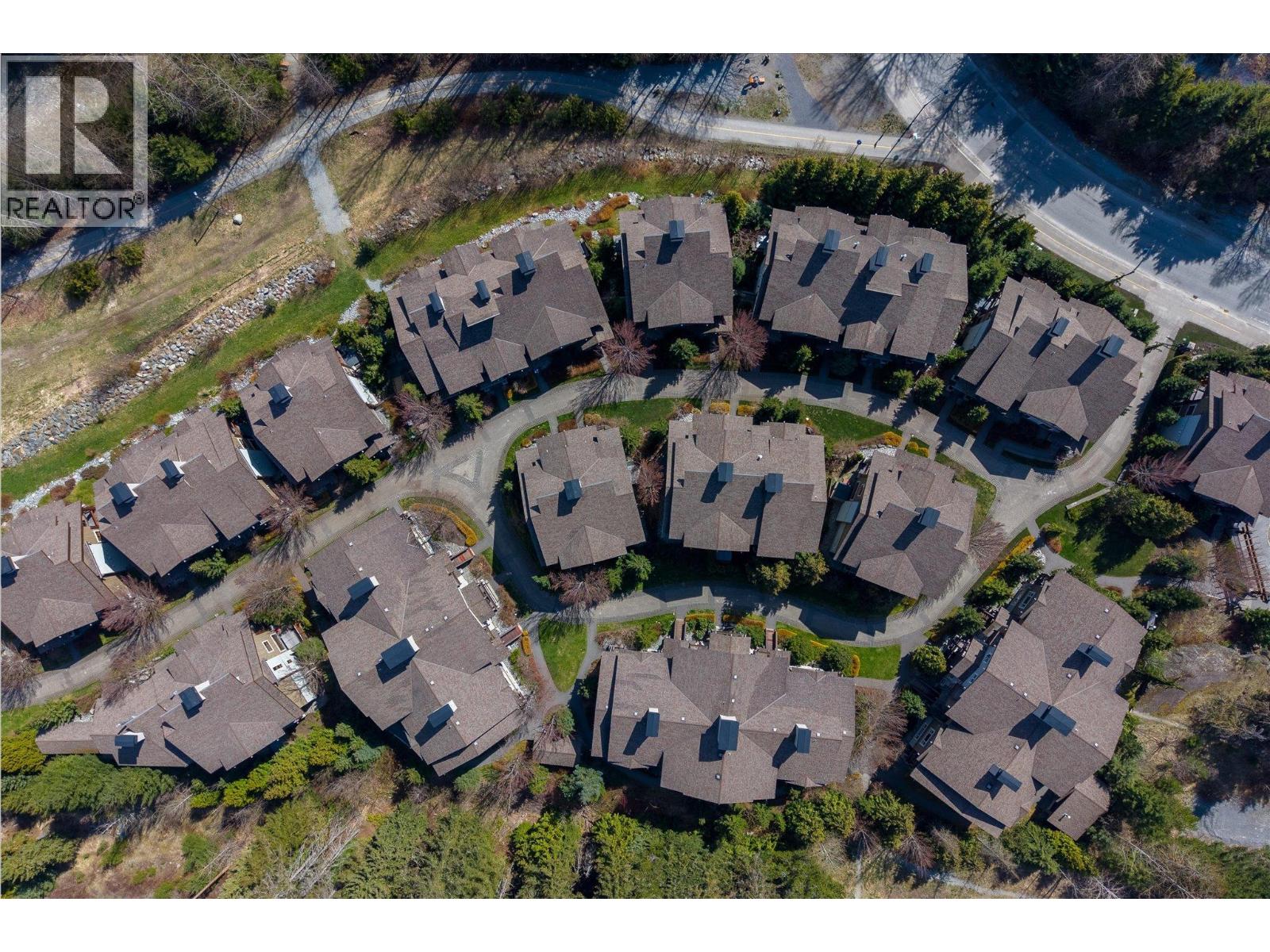 37 7124 Nancy Greene Drive, Whistler, British Columbia  V8E 0W9 - Photo 39 - R3113124