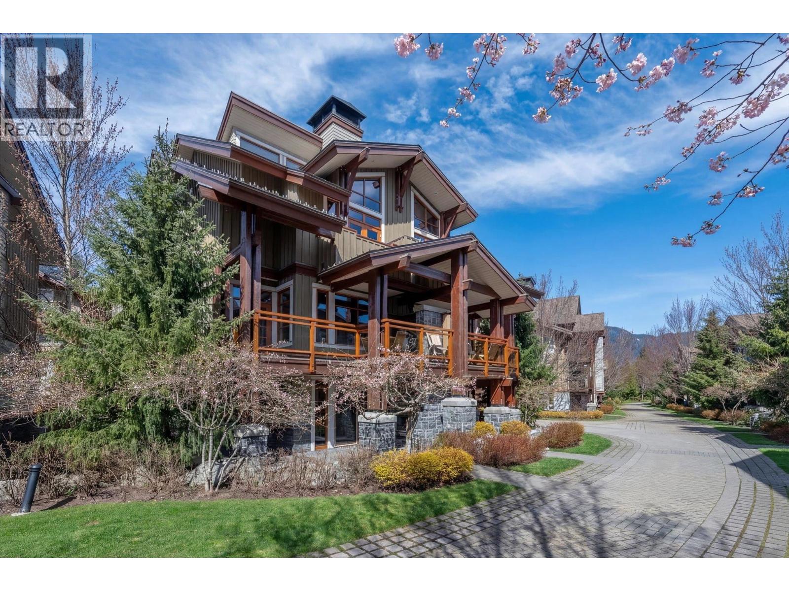 37 7124 Nancy Greene Drive, Whistler, British Columbia  V8E 0W9 - Photo 36 - R3113124