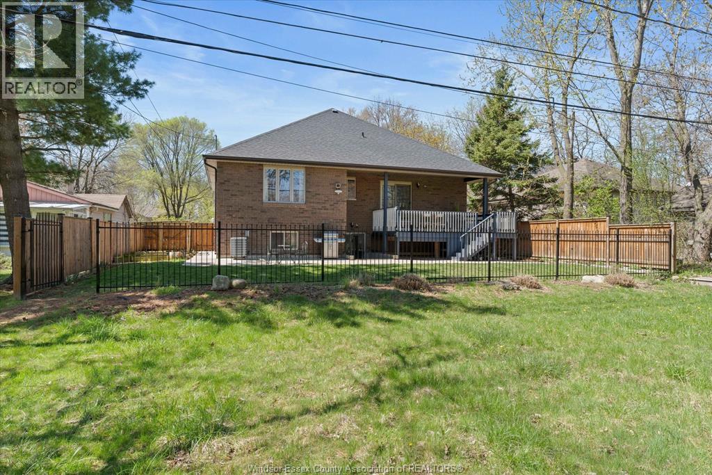 1960 Randolph, Windsor, Ontario  N9B 2W5 - Photo 41 - 26008774