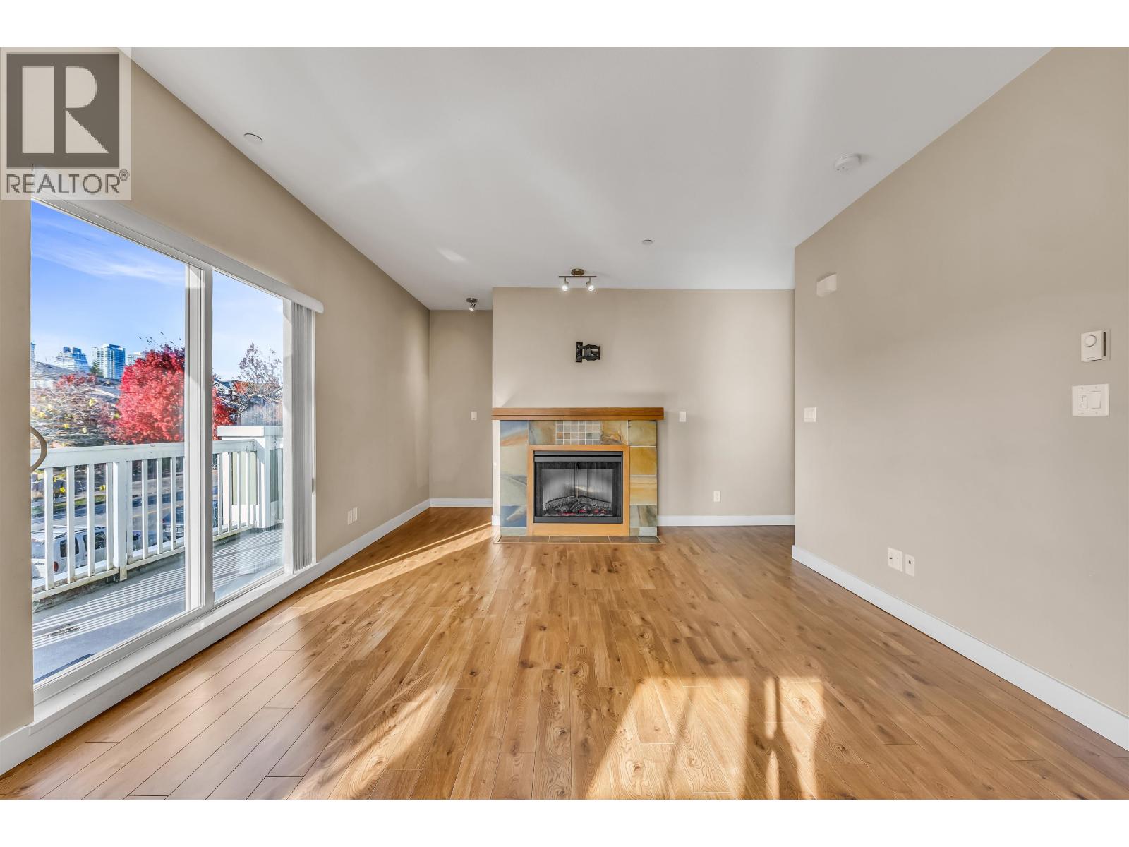 157 7388 Macpherson Avenue, Burnaby, British Columbia  V5J 0A1 - Photo 4 - R3113968