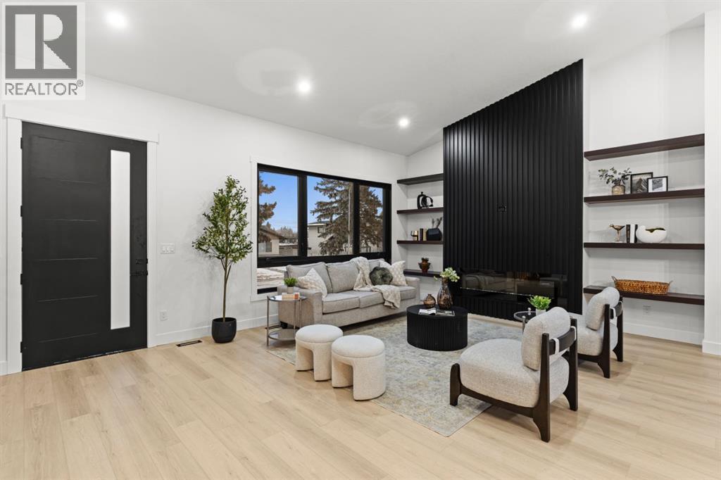 27 Glacier Drive SW, Calgary, Alberta  T3E 5A2 - Photo 4 - A2276893