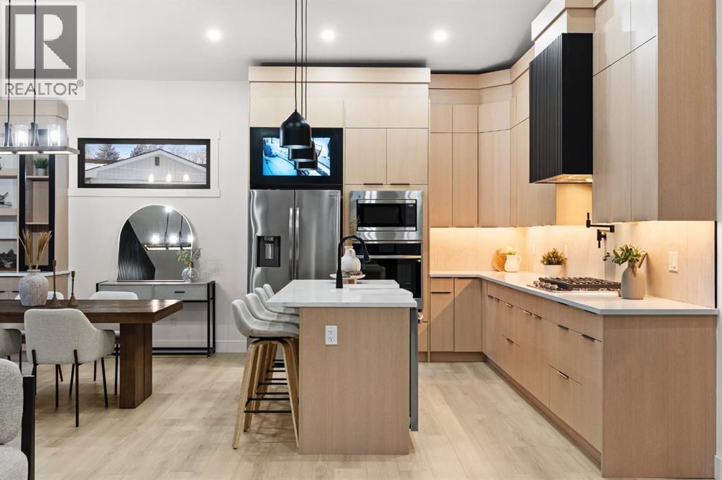 27 Glacier Drive SW, Calgary, Alberta  T3E 5A2 - Photo 8 - A2276893