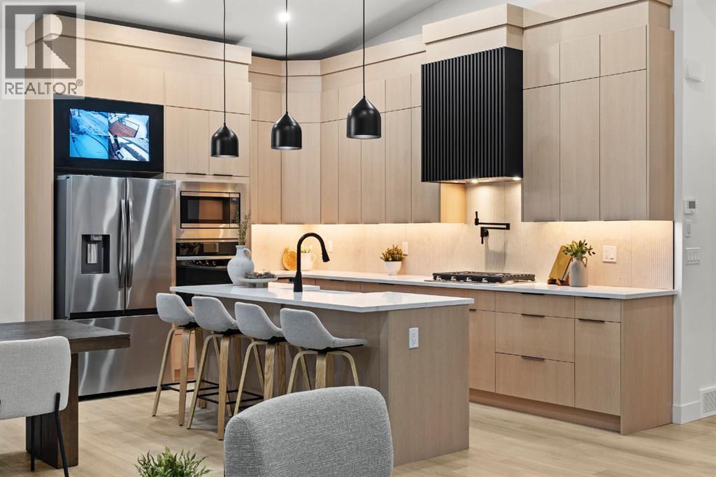 27 Glacier Drive SW, Calgary, Alberta  T3E 5A2 - Photo 9 - A2276893