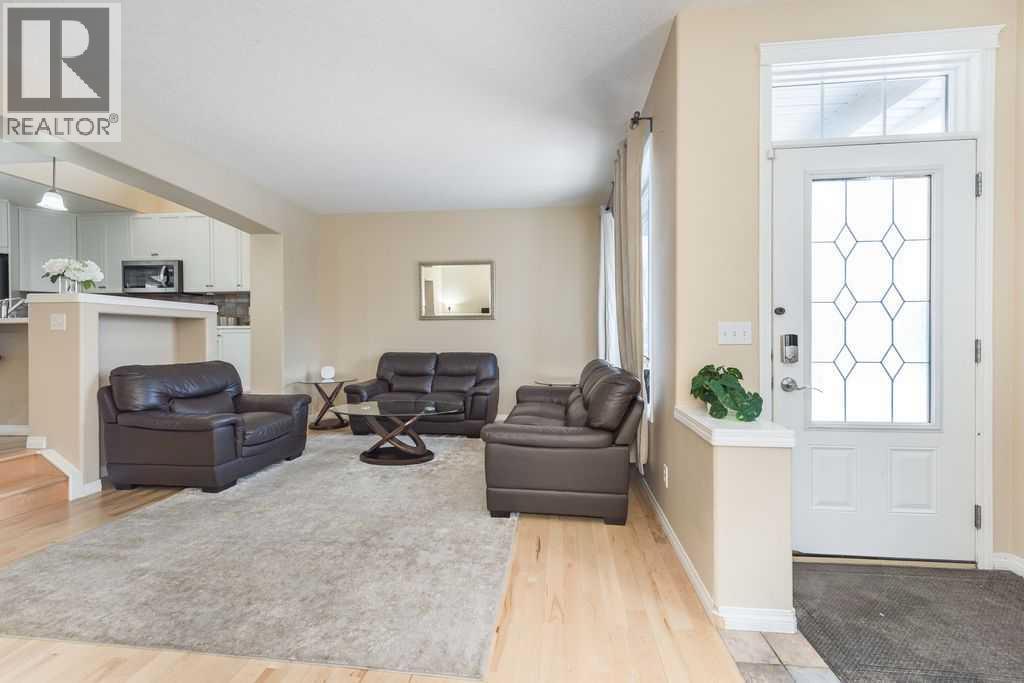 1005 New Brighton Gardens Se, Calgary, Alberta  T2Z 0Y1 - Photo 3 - A2296095