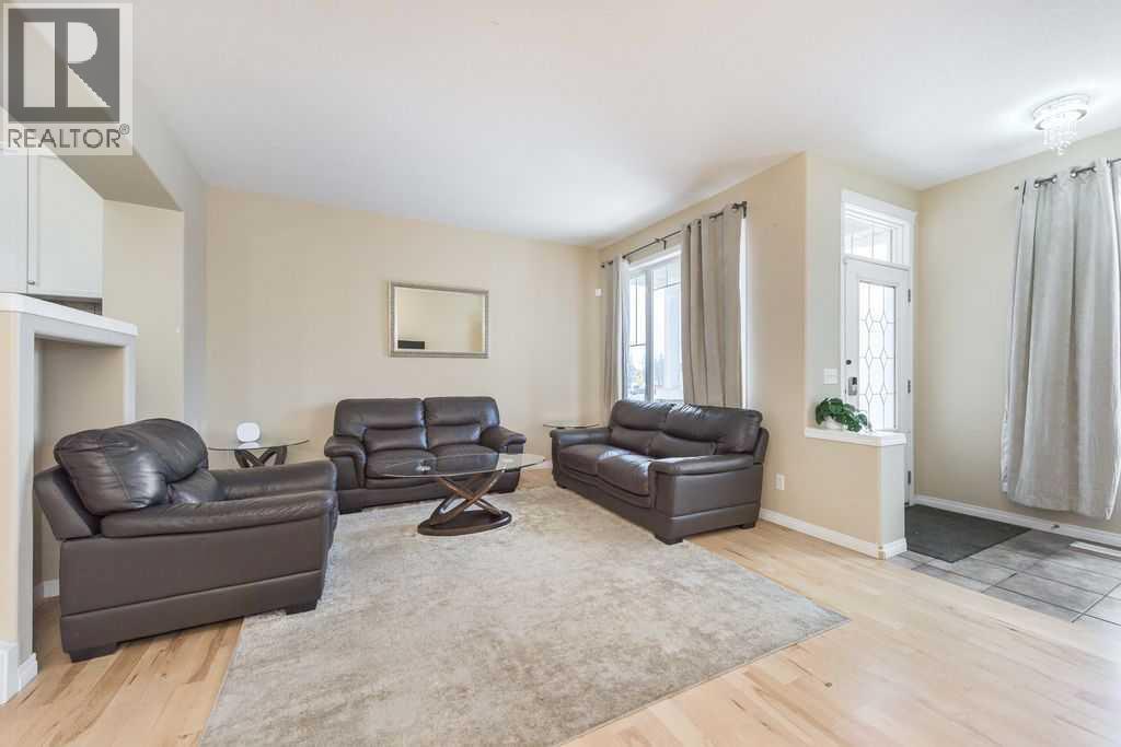 1005 New Brighton Gardens Se, Calgary, Alberta  T2Z 0Y1 - Photo 4 - A2296095