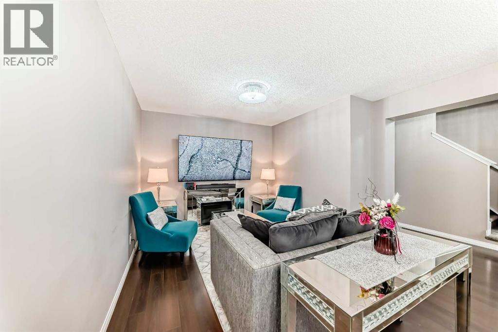 127 Windford Gardens Sw, Airdrie, Alberta  T4B 4A5 - Photo 3 - A2298677