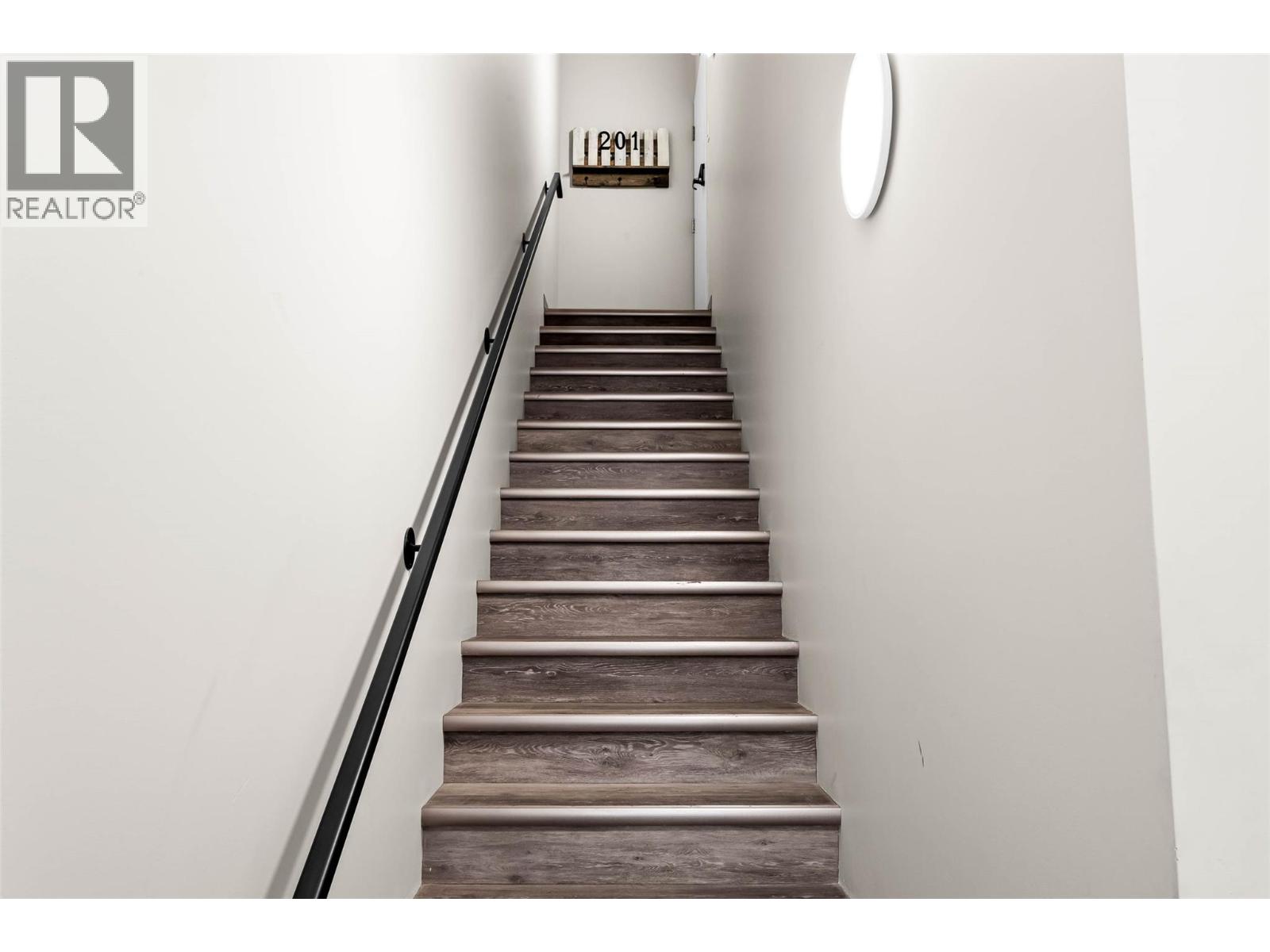 7450 Dallas Drive, Kamloops, British Columbia  V2C 6Z1 - Photo 4 - 10348539