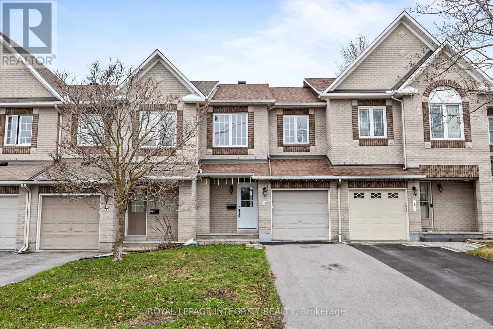9 FLOWERTREE CRESCENT, Ottawa, Ontario