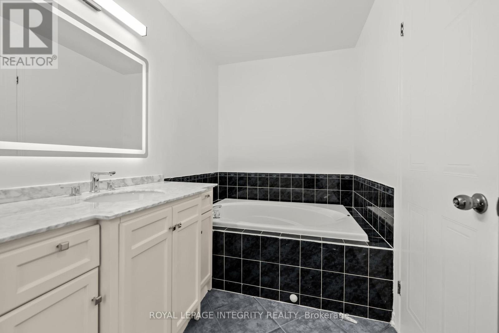 9 Flowertree Crescent, Ottawa, Ontario  K2M 2R6 - Photo 26 - X13026100
