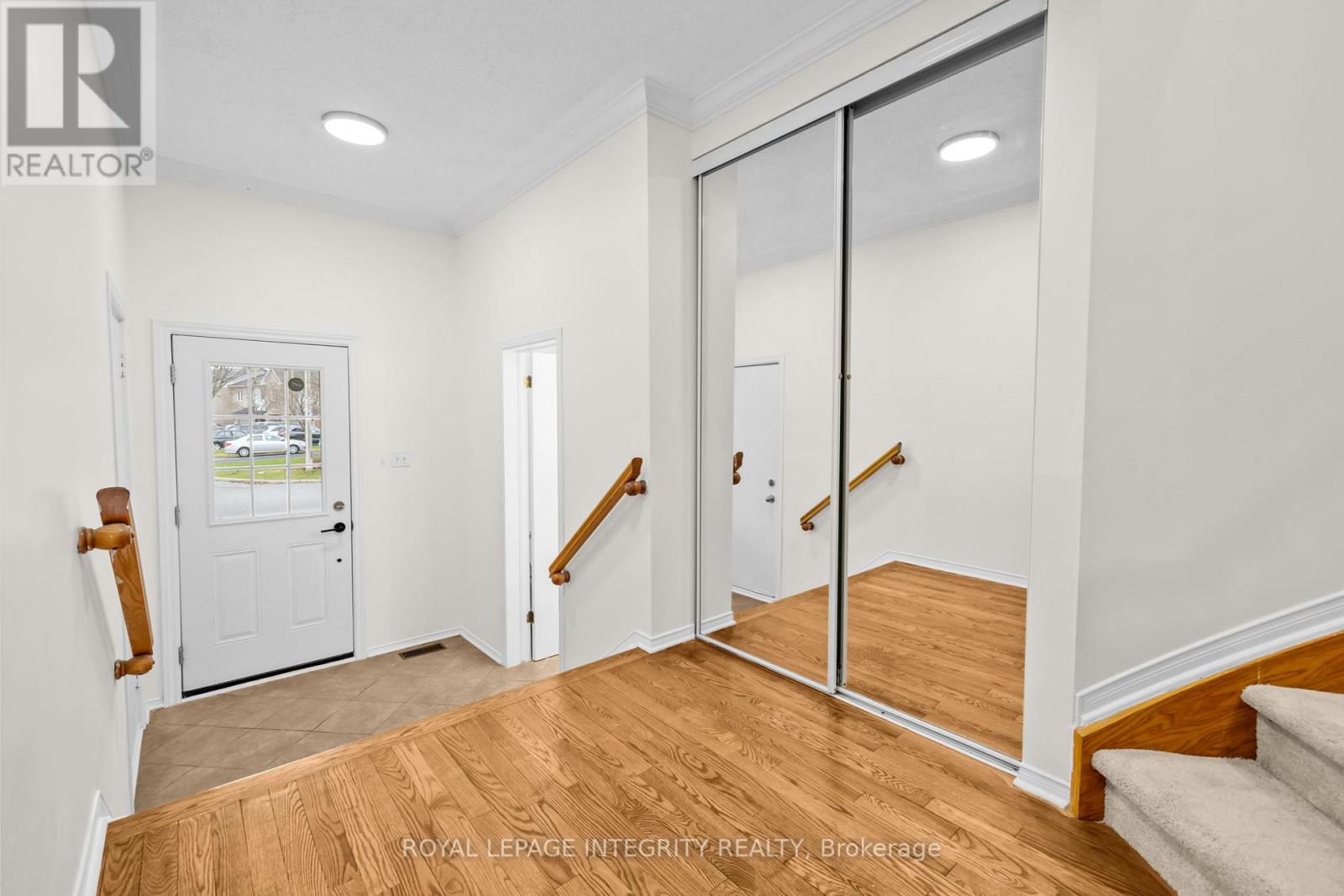 9 Flowertree Crescent, Ottawa, Ontario  K2M 2R6 - Photo 3 - X13026100