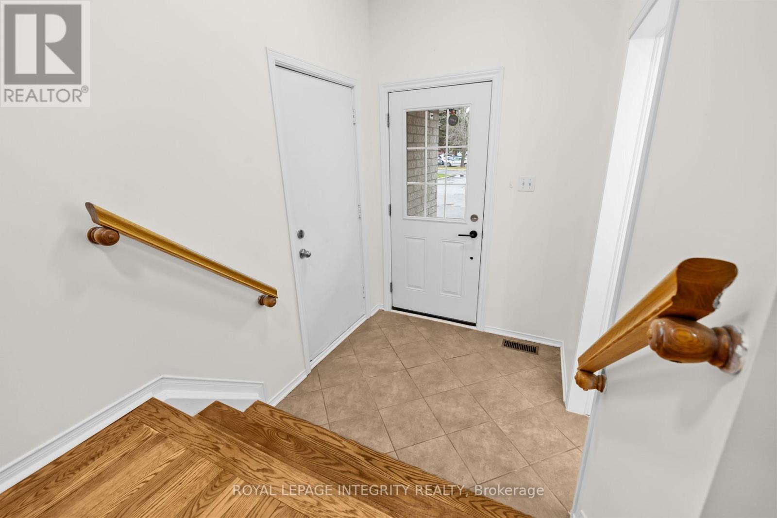 9 Flowertree Crescent, Ottawa, Ontario  K2M 2R6 - Photo 4 - X13026100